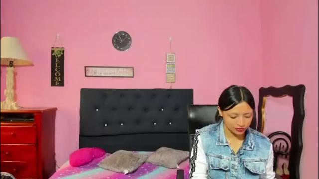 Image 4 of alejita_smithh Stream on Chaturbate on 6 days ago