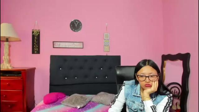 Image 7 of alejita_smithh Stream on Chaturbate on 6 days ago
