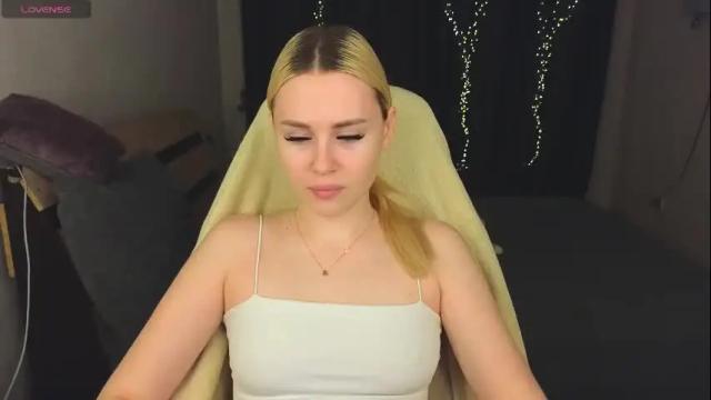 Image 3 of alena_hot_sex Stream on Chaturbate on 1 month ago