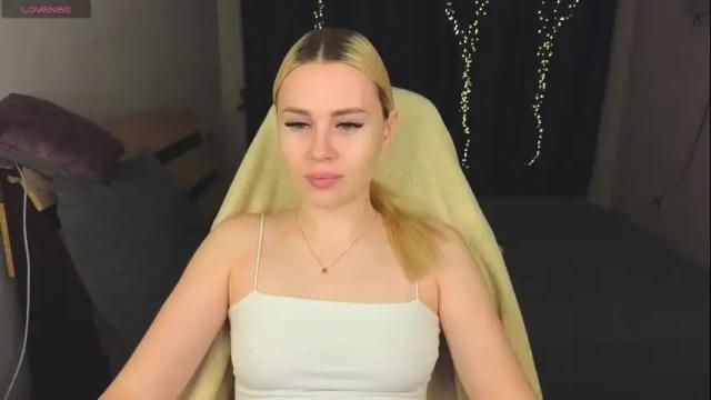 Image 4 of alena_hot_sex Stream on Chaturbate on 1 month ago