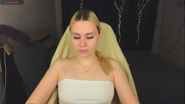Image 7 of alena_hot_sex Stream on Chaturbate on 1 month ago