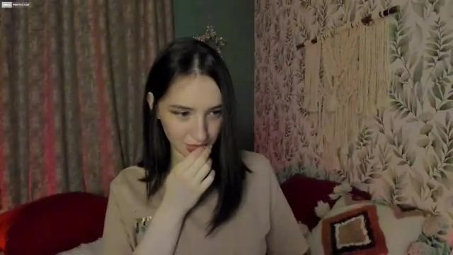 Image 3 of alena_navi Stream on Chaturbate on 19 months ago