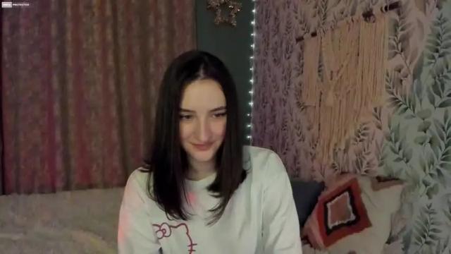 Image 2 of alena_navi Stream on Chaturbate on 19 months ago
