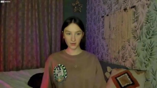Image 2 of alena_navi Stream on Chaturbate on 19 months ago
