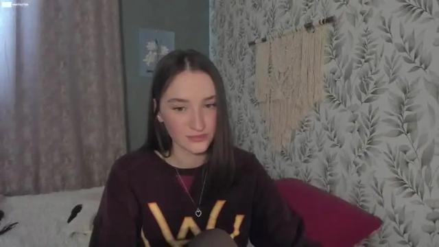 Image 3 of alena_navi Stream on Chaturbate on 18 months ago