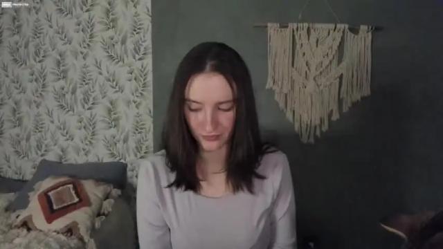 Image 2 of alena_navi Stream on Chaturbate on 17 months ago