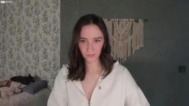 Image 12 of alena_navi Stream on Chaturbate on 17 months ago