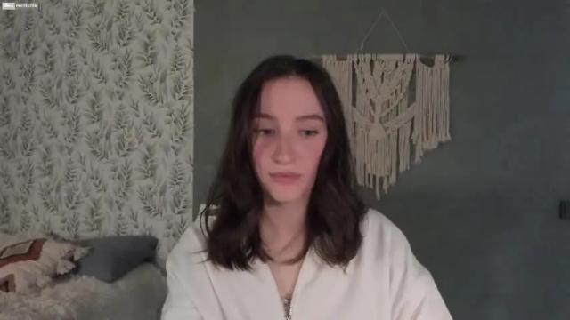Image 2 of alena_navi Stream on Chaturbate on 17 months ago