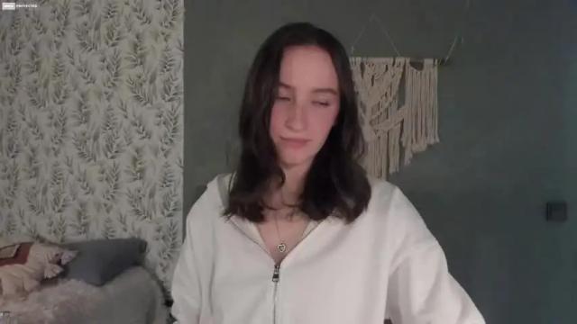 Image 6 of alena_navi Stream on Chaturbate on 17 months ago
