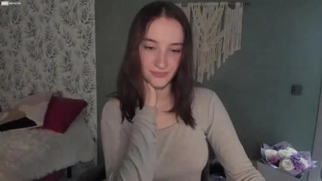 Image 2 of alena_navi Stream on Chaturbate on 17 months ago