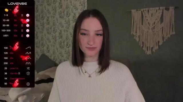 Image 8 of alena_navi Stream on Chaturbate on 15 months ago