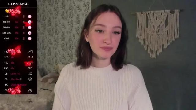 Image 11 of alena_navi Stream on Chaturbate on 15 months ago
