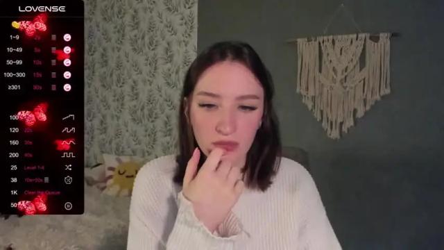 Image 2 of alena_navi Stream on Chaturbate on 15 months ago