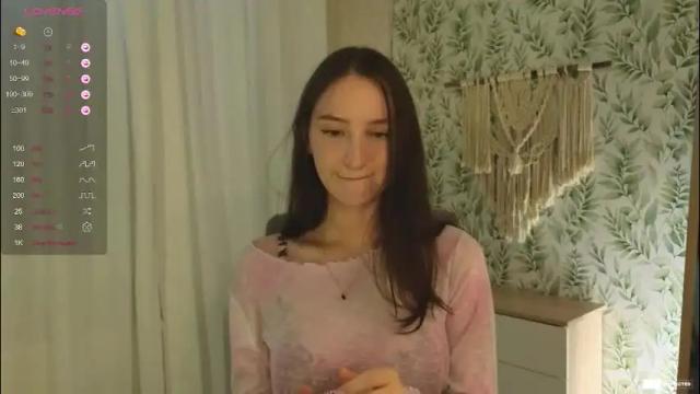 Image 3 of alena_navi Stream on Chaturbate on 2 months ago
