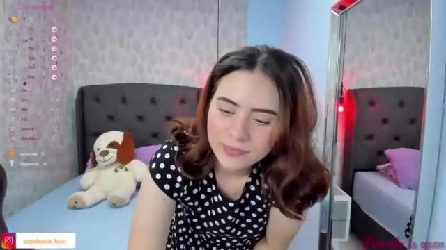Image 4 of alesia_bianco Stream on Chaturbate on 15 months ago