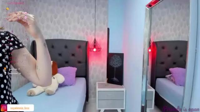 Image 7 of alesia_bianco Stream on Chaturbate on 15 months ago