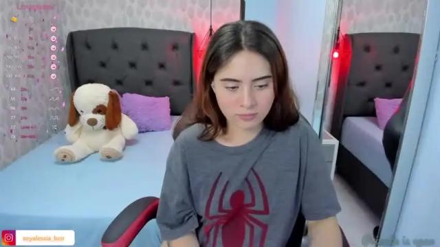 Image 3 of alesia_bianco Stream on Chaturbate on 15 months ago