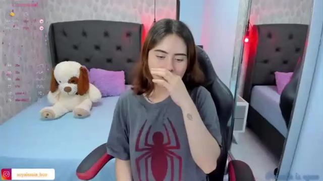 Image 4 of alesia_bianco Stream on Chaturbate on 15 months ago