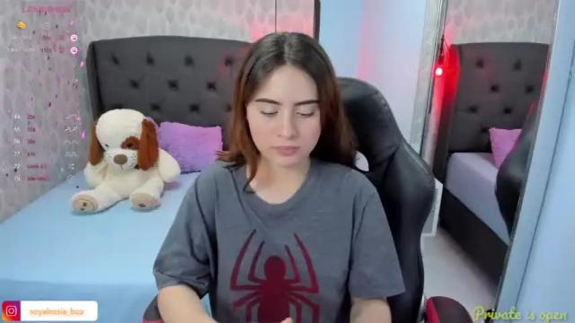 Image 6 of alesia_bianco Stream on Chaturbate on 15 months ago