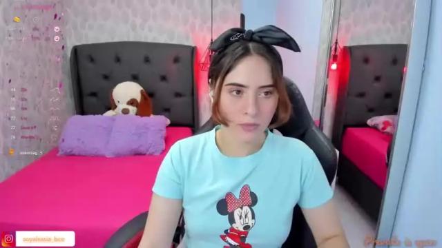 Image 12 of alesia_bianco Stream on Chaturbate on 15 months ago