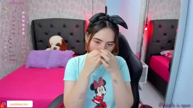 Image 2 of alesia_bianco Stream on Chaturbate on 15 months ago