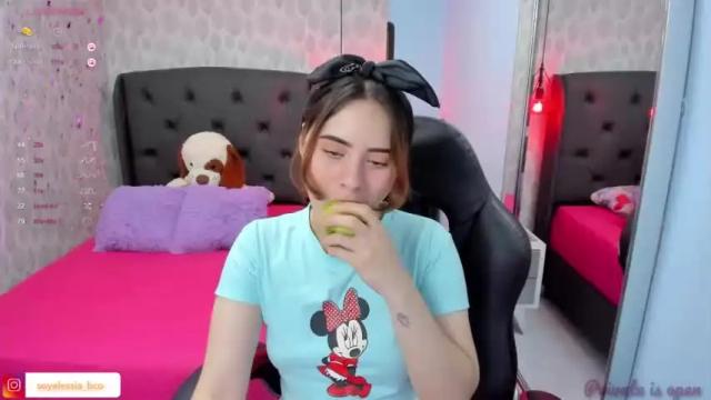 Image 6 of alesia_bianco Stream on Chaturbate on 15 months ago