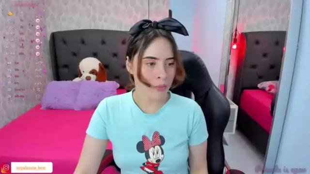 Image 7 of alesia_bianco Stream on Chaturbate on 15 months ago
