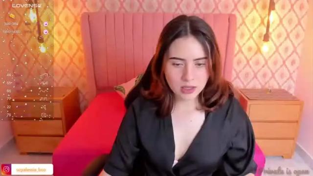 Image 2 of alesia_bianco Stream on Chaturbate on 15 months ago