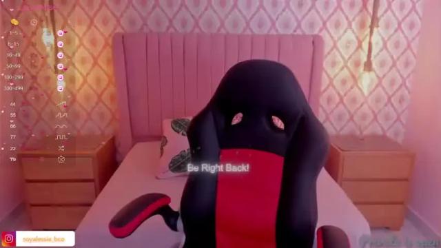 Image 3 of alesia_bianco Stream on Chaturbate on 14 months ago