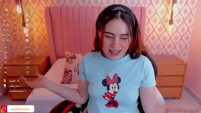 Image 3 of alesia_bianco Stream on Chaturbate on 14 months ago