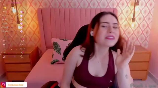 Image 3 of alesia_bianco Stream on Chaturbate on 14 months ago