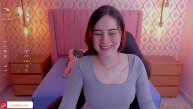 Image 3 of alesia_bianco Stream on Chaturbate on 13 months ago