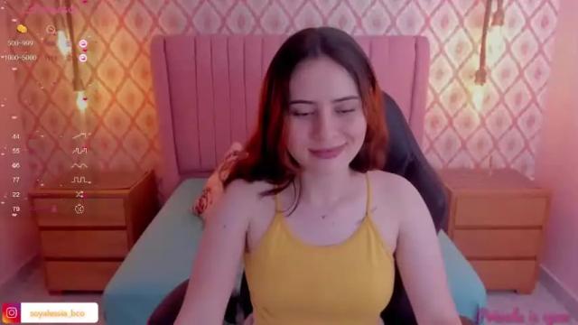 Image 2 of alesia_bianco Stream on Chaturbate on 13 months ago