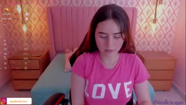 Image 12 of alesia_bianco Stream on Chaturbate on 13 months ago