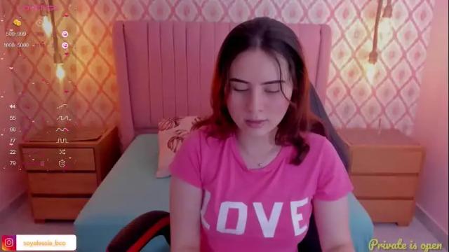 Image 2 of alesia_bianco Stream on Chaturbate on 13 months ago