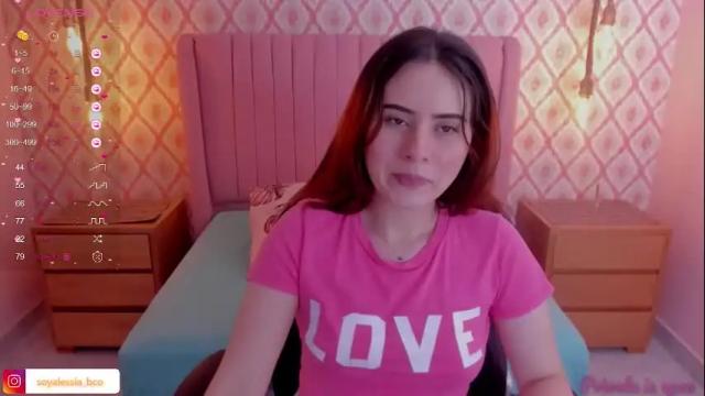 Image 3 of alesia_bianco Stream on Chaturbate on 13 months ago