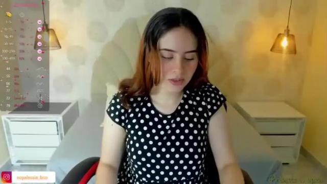 Image 2 of alesia_bianco Stream on Chaturbate on 13 months ago