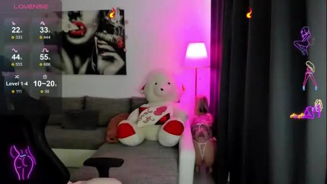 Image 3 of alesiakate Stream on Chaturbate on 5 months ago