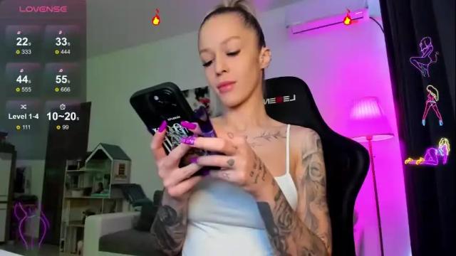 Image 3 of alesiakate Stream on Chaturbate on 5 months ago