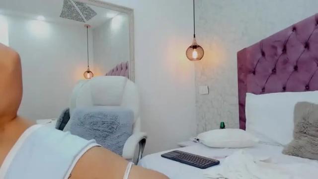 Image 3 of alessa_keller Stream on Chaturbate on 20 months ago