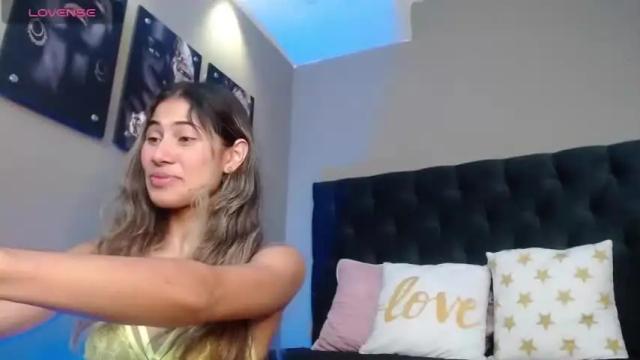Image 8 of alessandra__palmer Stream on Chaturbate on 14 months ago