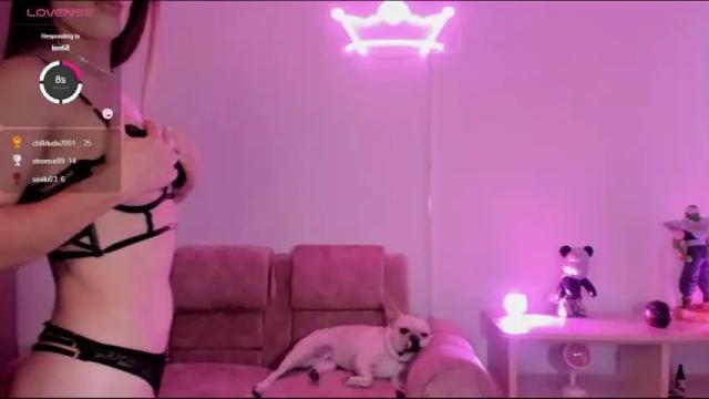 Image 2 of alessandramoreli Stream on Chaturbate on 12 months ago