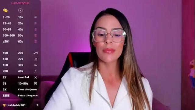 Image 12 of alessandramoreli Stream on Chaturbate on 1 month ago