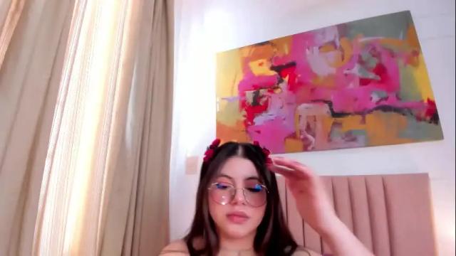 Image 2 of alessaromaa Stream on Chaturbate on 7 days ago