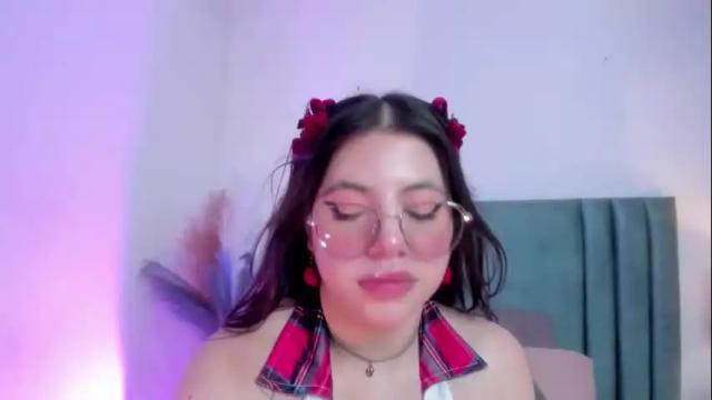 Image 12 of alessaromaa Stream on Chaturbate on 3 days ago