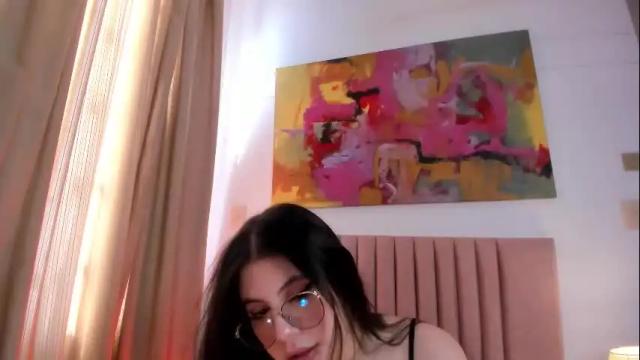 Image 3 of alessaromaa Stream on Chaturbate on 4 months ago