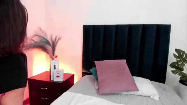 Image 4 of alessaromaa Stream on Chaturbate on 4 months ago