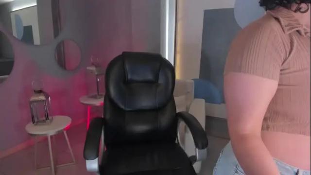 Image 3 of alessaromero Stream on Chaturbate on 1 month ago