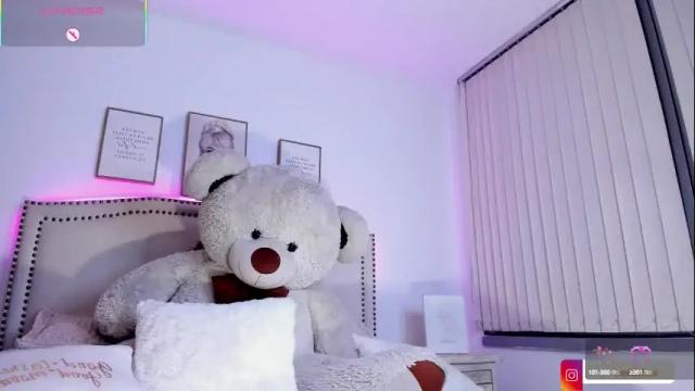Image 3 of alessia_se Stream on Chaturbate on 1 month ago