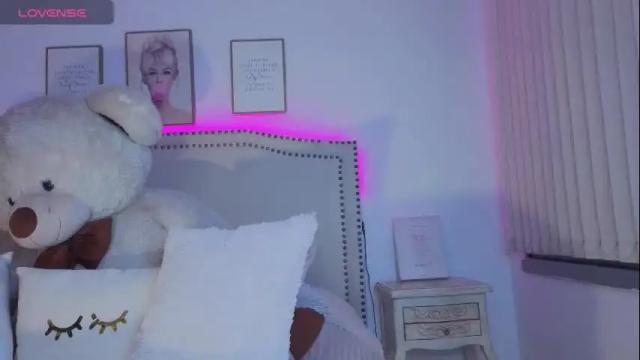 Image 3 of alessia_se Stream on Chaturbate on 1 month ago